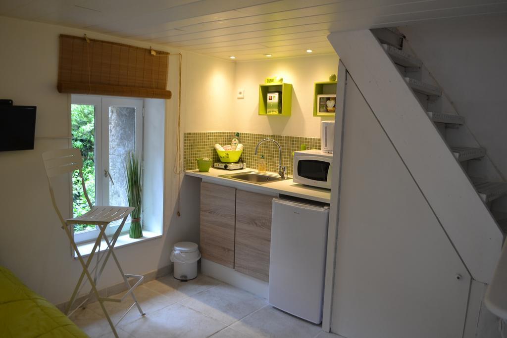 Maison Sous Le Pont Bed & Breakfast Meyras Exterior photo